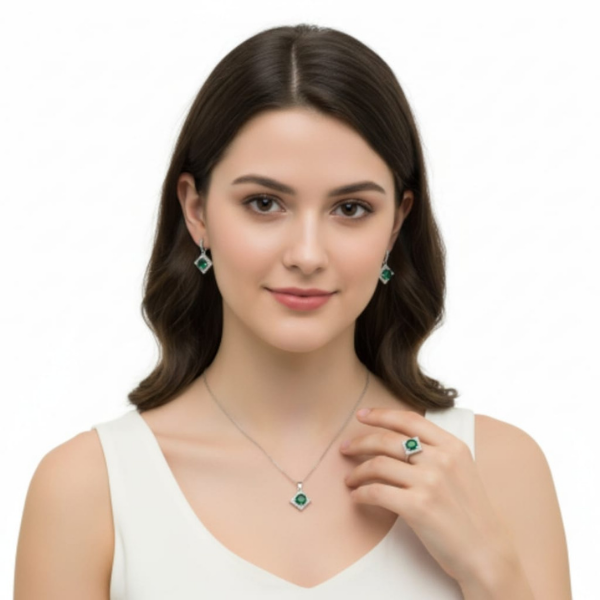 925 Ayar Gümüş, Parlak Yeşil Zümrüt Taşlı 3 Parçalı Set (Küpe, Yüzük ve Kolye)